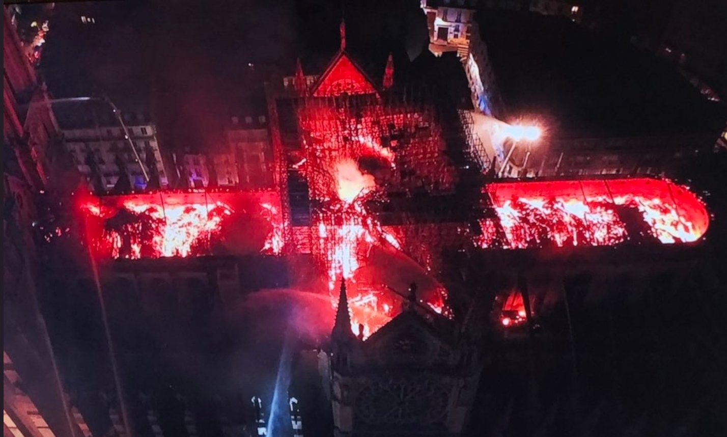 Depuis la réouverture de Notre-Dame, les fake news et les théories du complot envahissent les réseaux sociaux