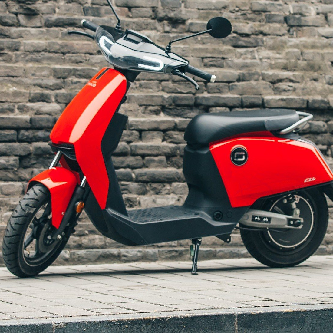 Ducati présente un scooter électrique de 75 kilomètres d