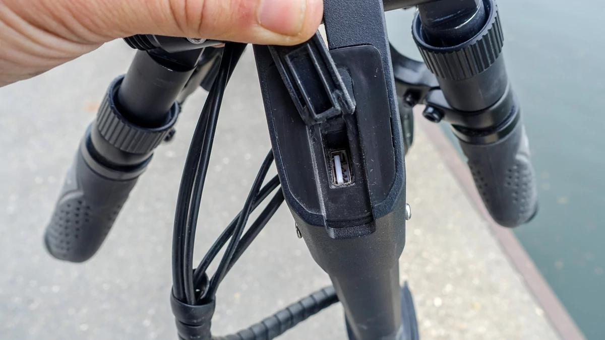 Smolt And Co Z1000 port usb