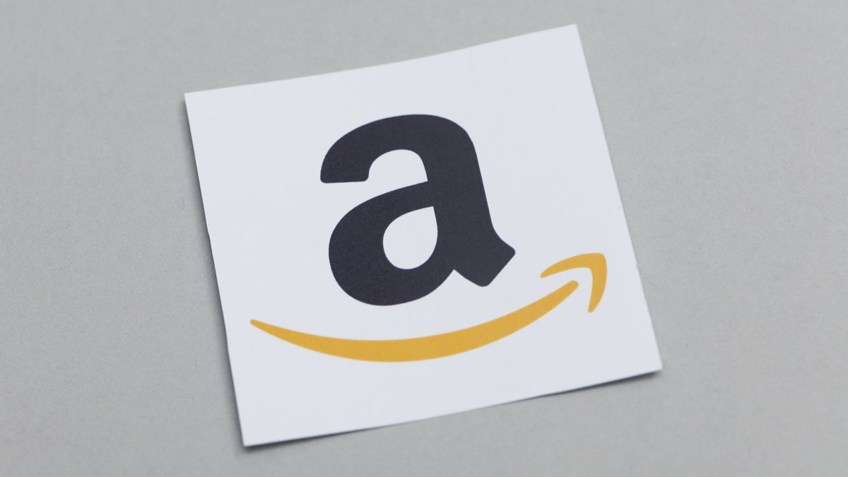 Amazon logo © Ink Drop / Shutterstock.com