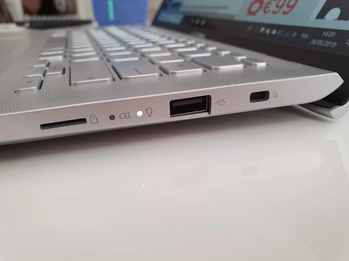 VivoBook S14 - Connectique 1