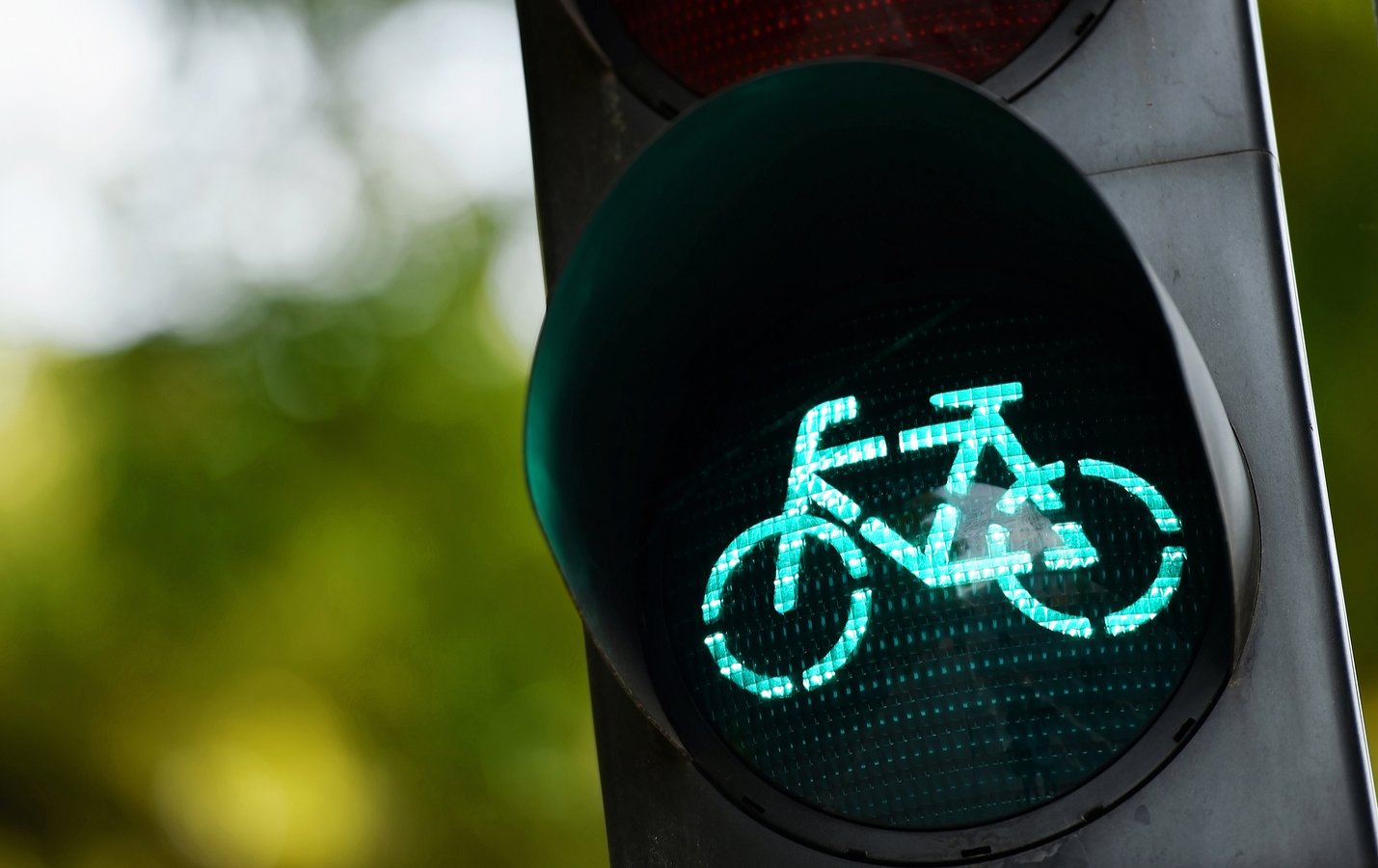 Amsterdam teste un système qui ralentit les vélos électriques sur certaines routes