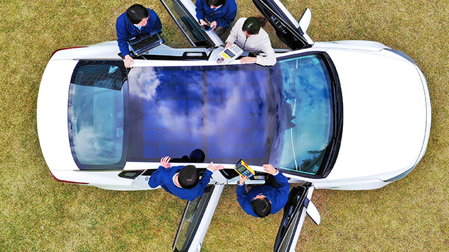 Sion : la voiture solaire qui vient… du froid ! - La DH/Les Sports+