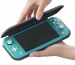 Oui, vous pourrez protéger votre Nintendo Switch Lite avec un Flip Cover Case officiel 
