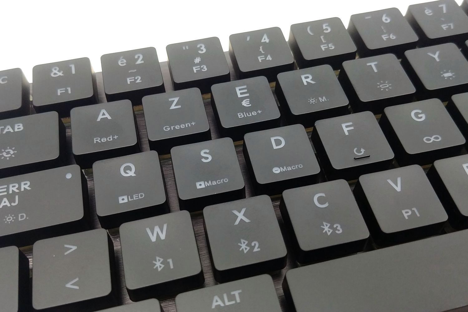 Test Cooler Master SK621 : mini clavier, maxi efficacité Test Cooler Master SK621 : mini clavier, maxi efficacité