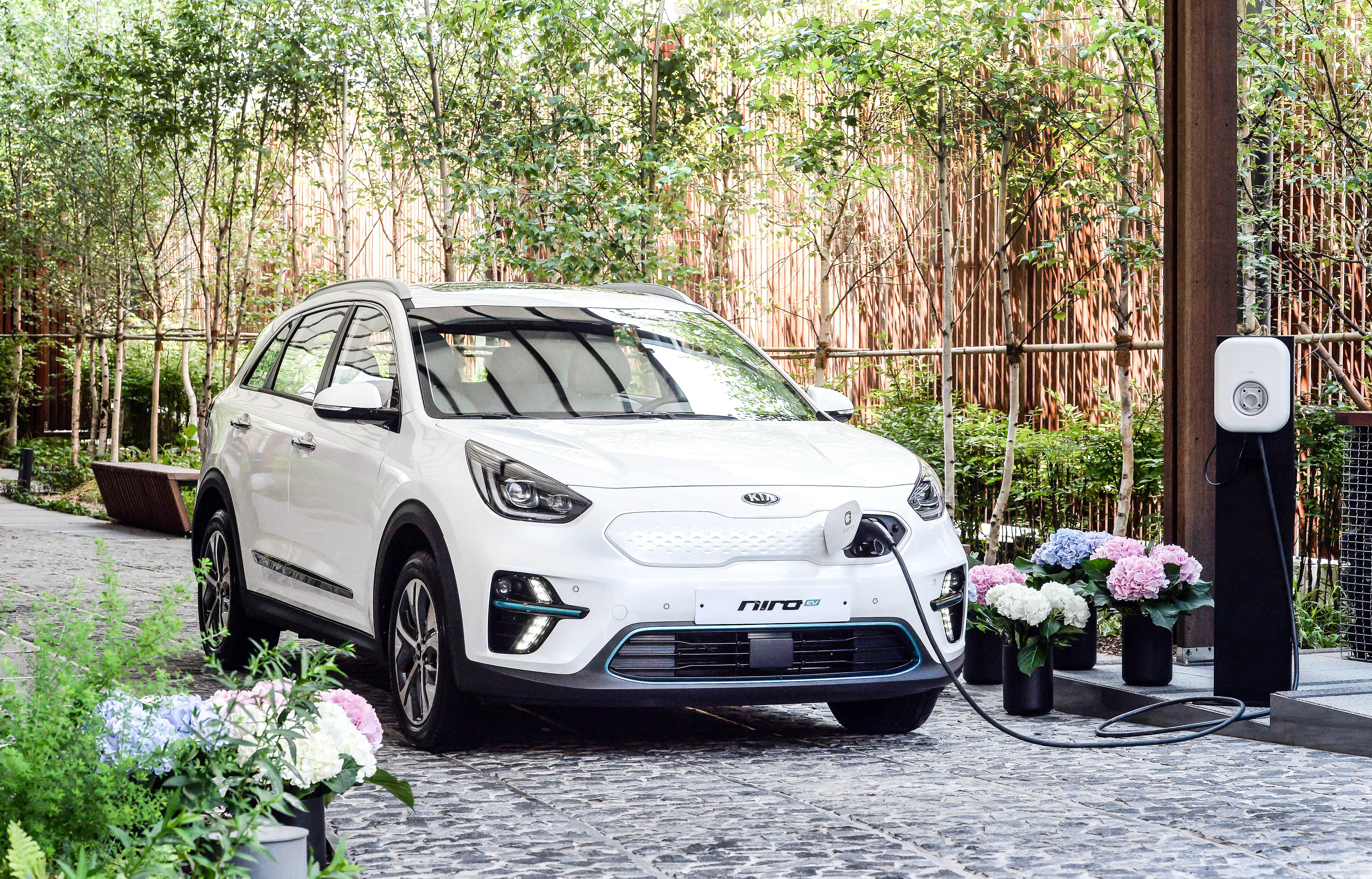 Le Kia e-Niro arrive avec une batterie plus petite, et un prix plus abordable