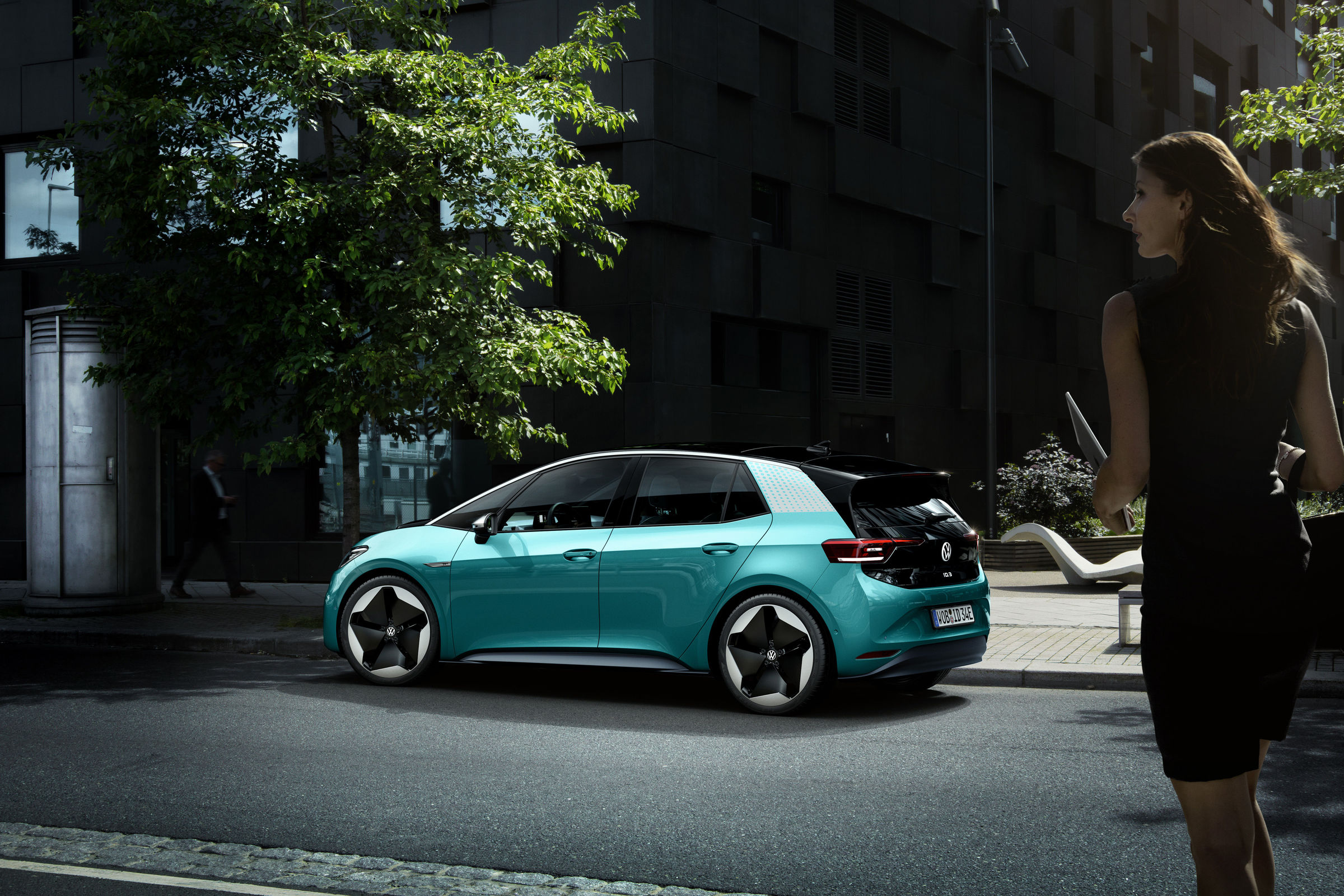 Les ventes de voitures électrifiées en progression de 206 % en un an en France
