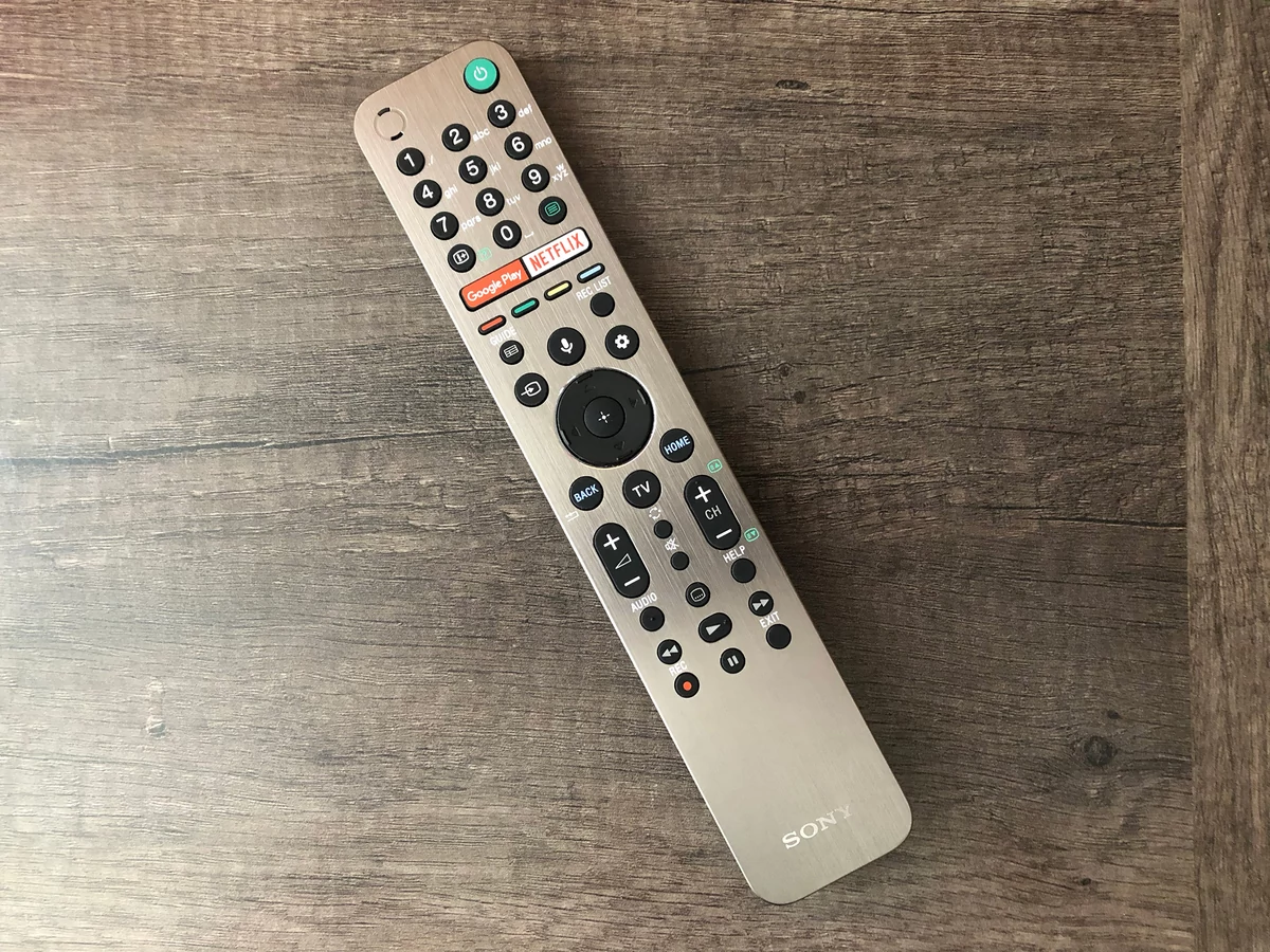 sony-KD-65AG9-08-telecommande.jpg