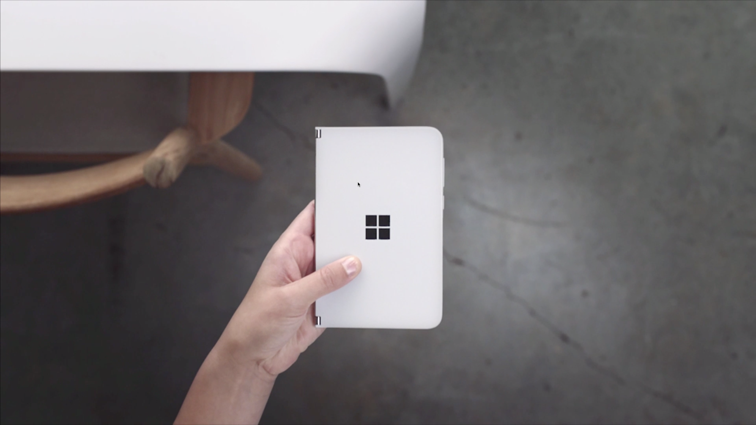 La tablette hybride Surface Duo s'illustre dans une vidéo