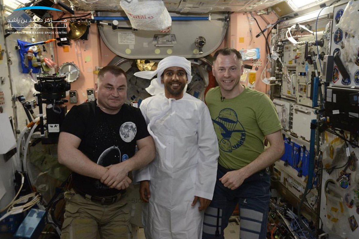 Ovchinine (à gauche) et Hague (à droite) voleront finalement au sein de l&#039;ISS l&#039;année suivante (ici avec l&#039;astronaute émirati Hazza Al Mansouri) © NASA