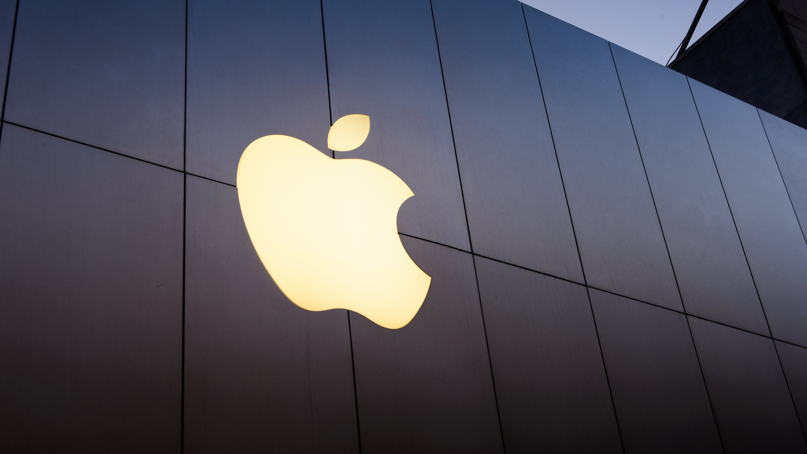 Cédant à la pression du FBI, Apple aurait renoncé au chiffrement de bout en bout d'iCloud