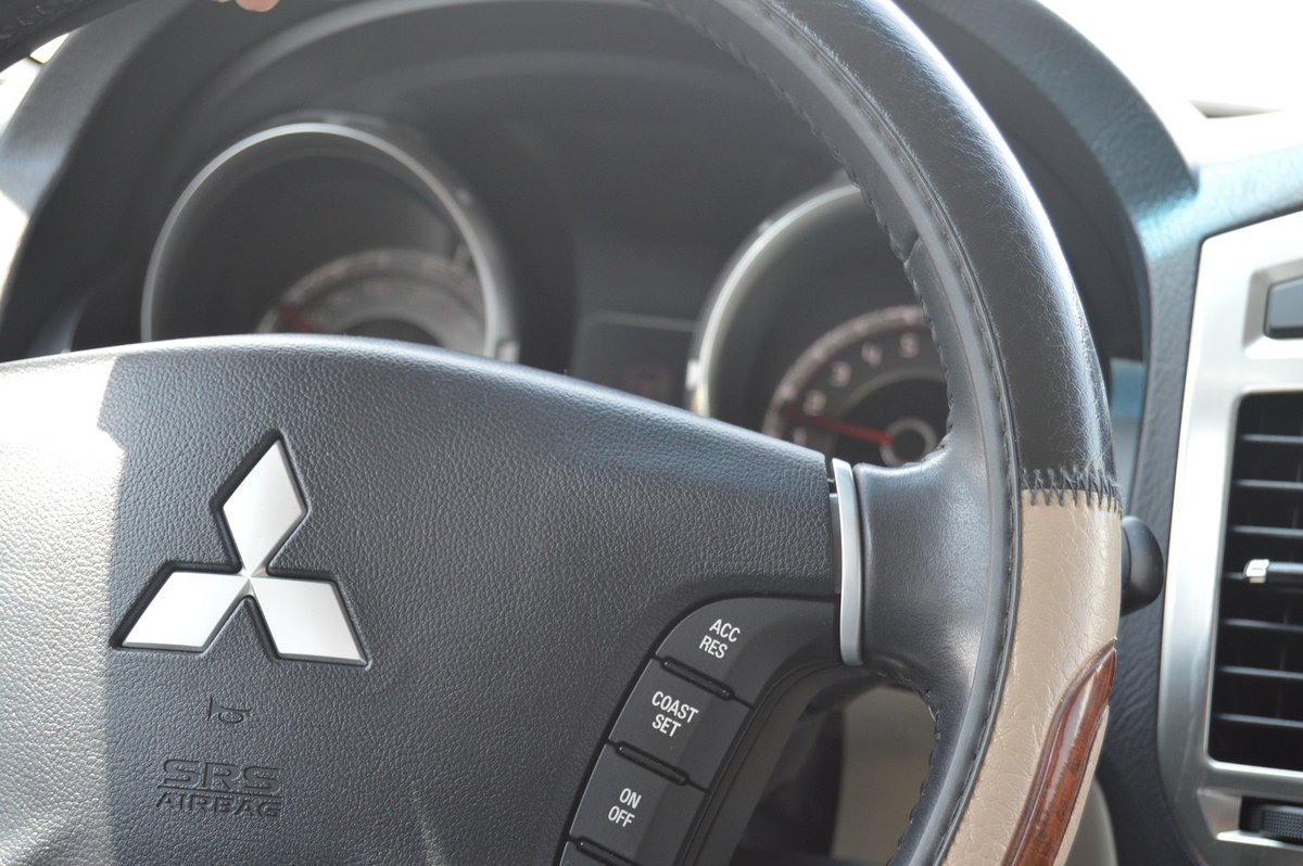 Mitsubishi volant airbag