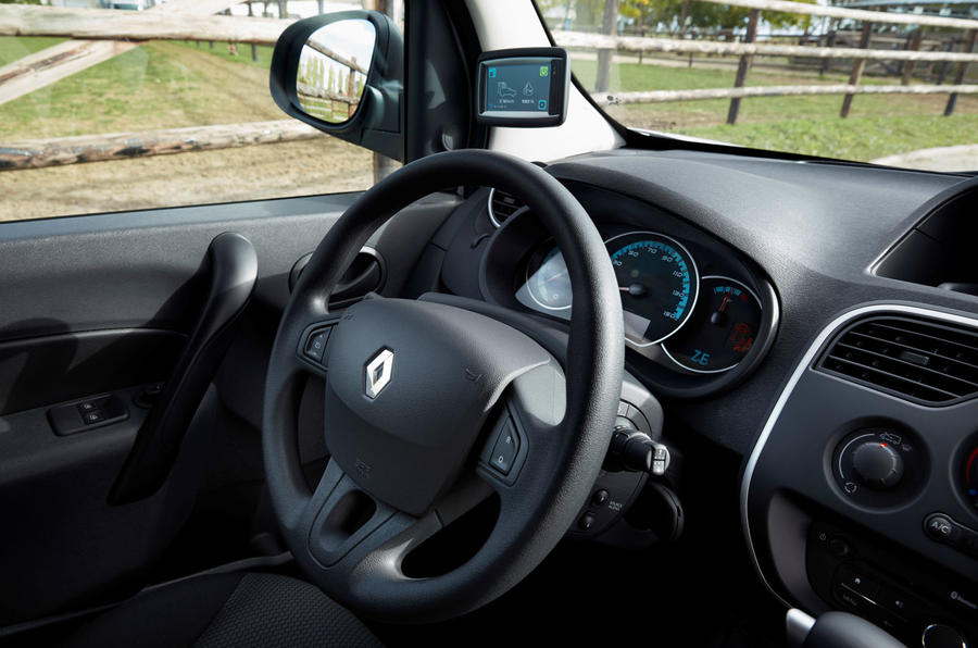 Renault Master ZE electrique volant