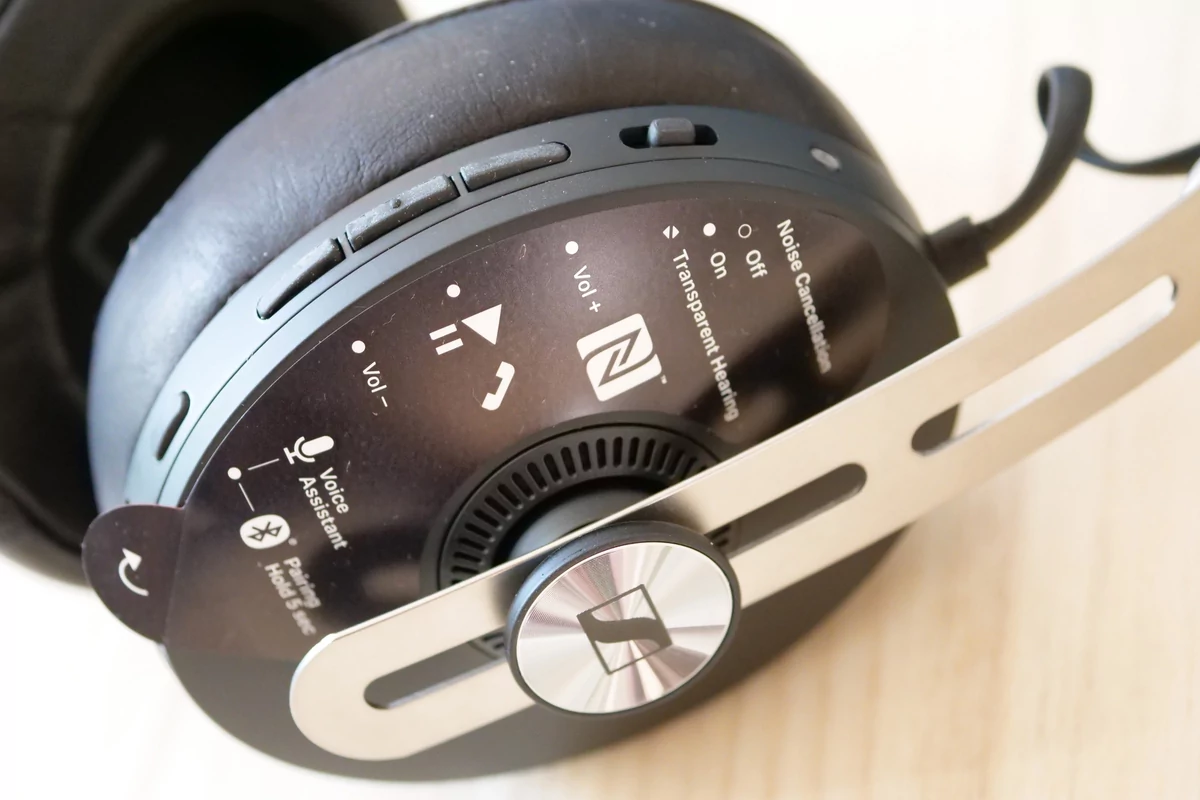 sennheiser-momentum-3-wireless-04-bouton.jpg