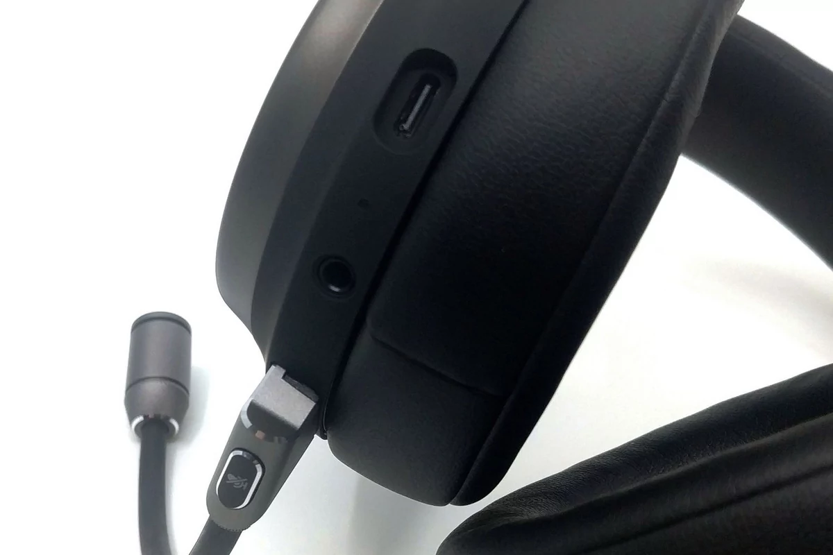 Corsair Virtuoso RGB Wireless SE_03_resultat.jpg