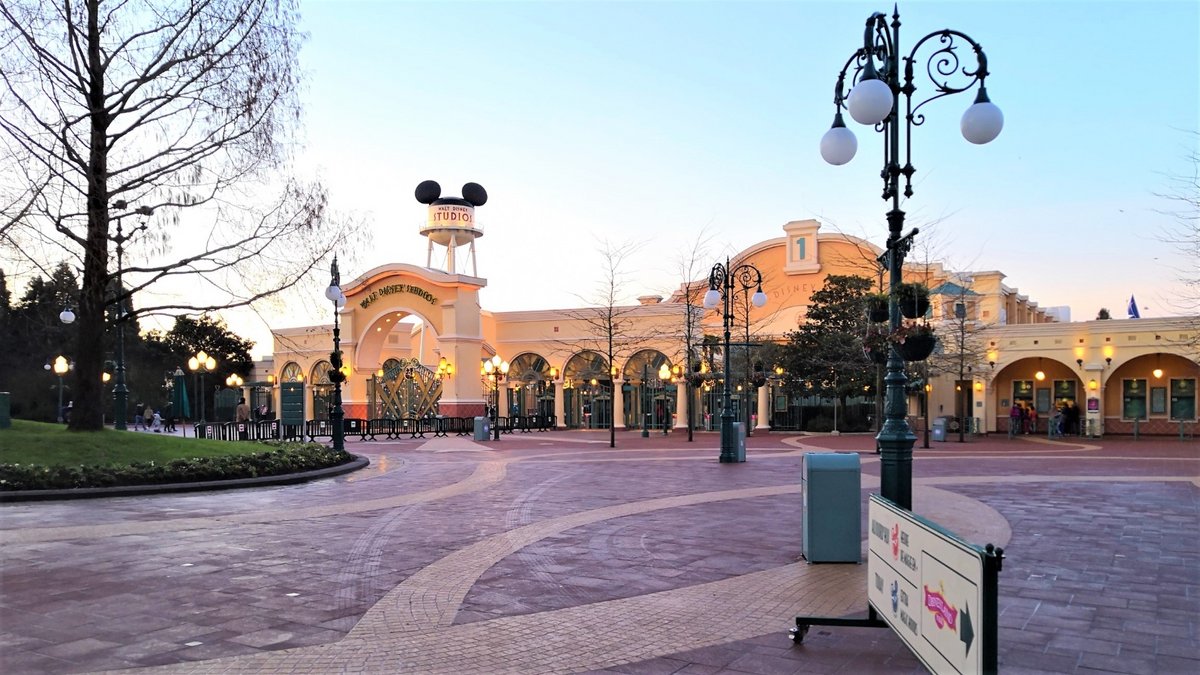 Walt-Disney-Studios.jpg