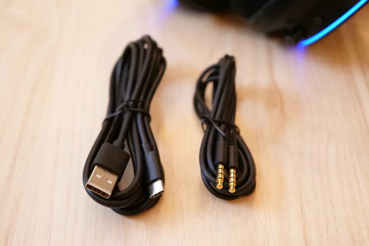 creative-SXFI-AIR-04-cordons.JPG