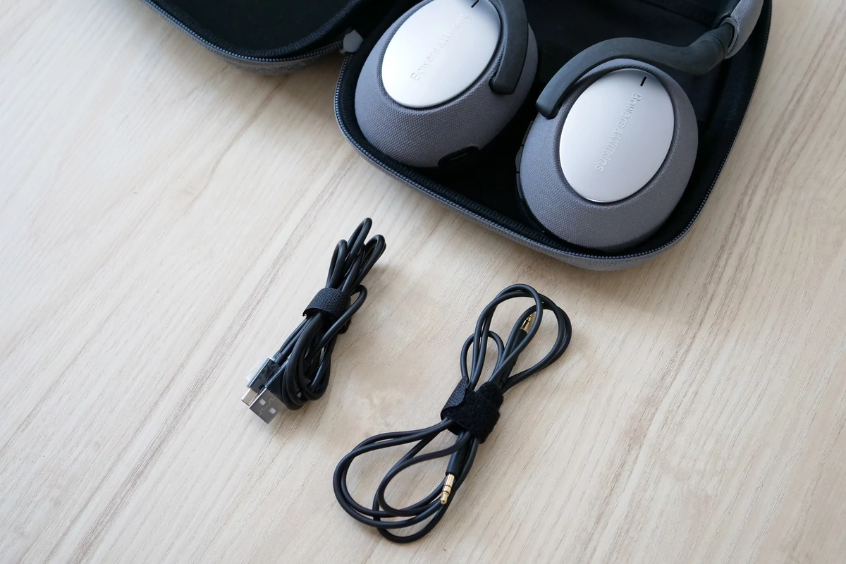 bowers-wilkins-PX7-06-cordons.jpg