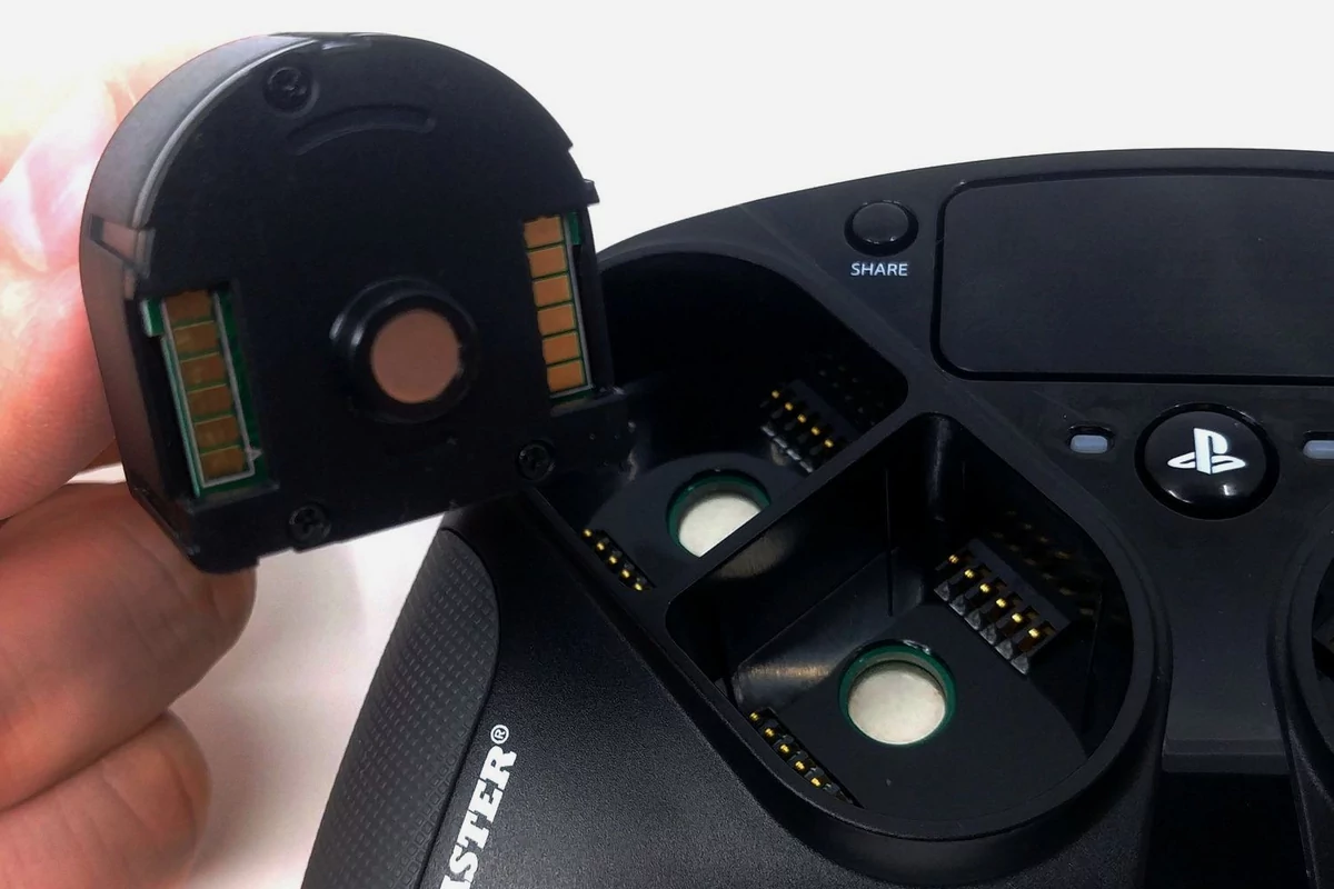 Thrustmaster eSwap Controller_09.jpg