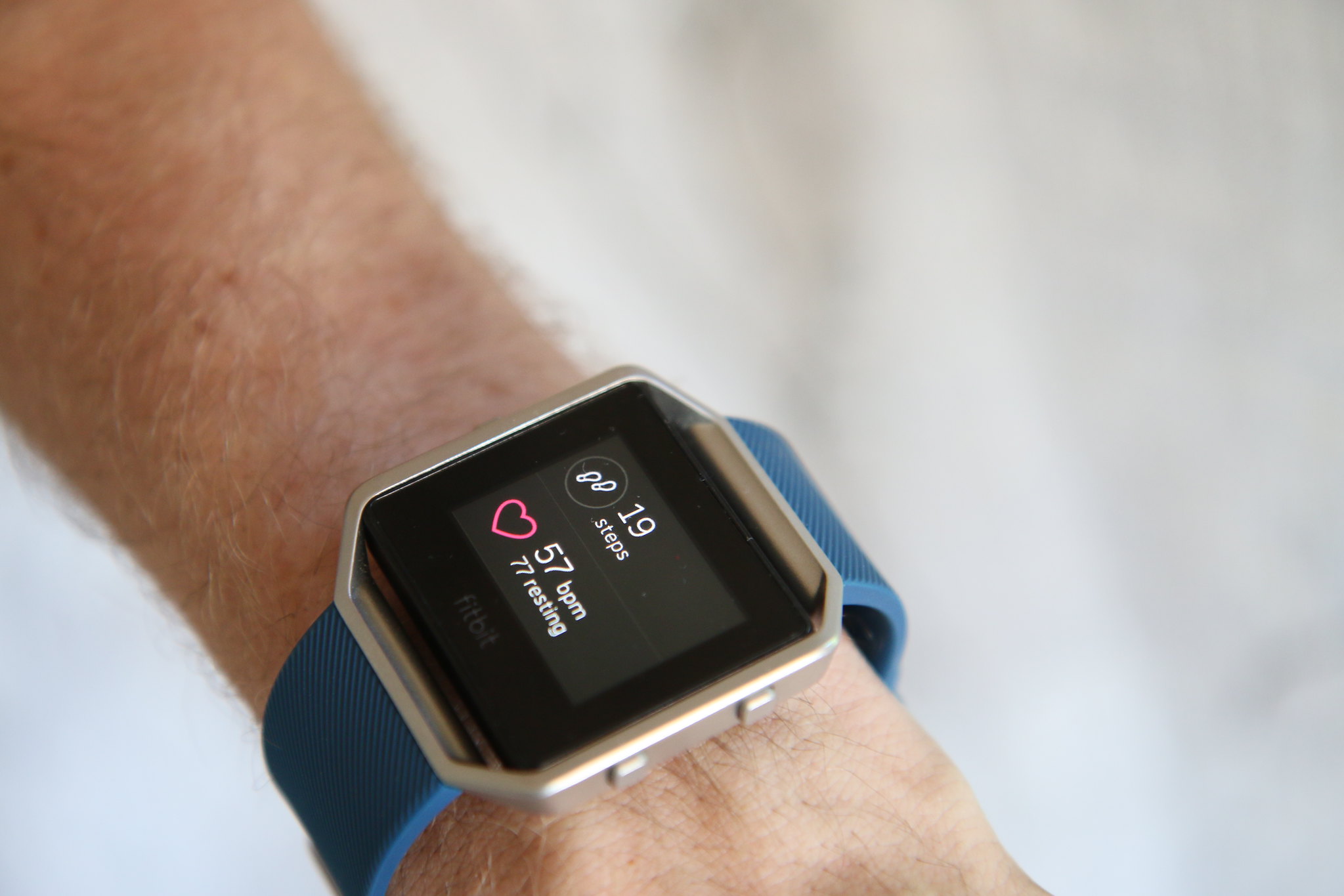 Suite à une plainte de Philips, une enquête vise les montres connectées et Fitbit et Garmin