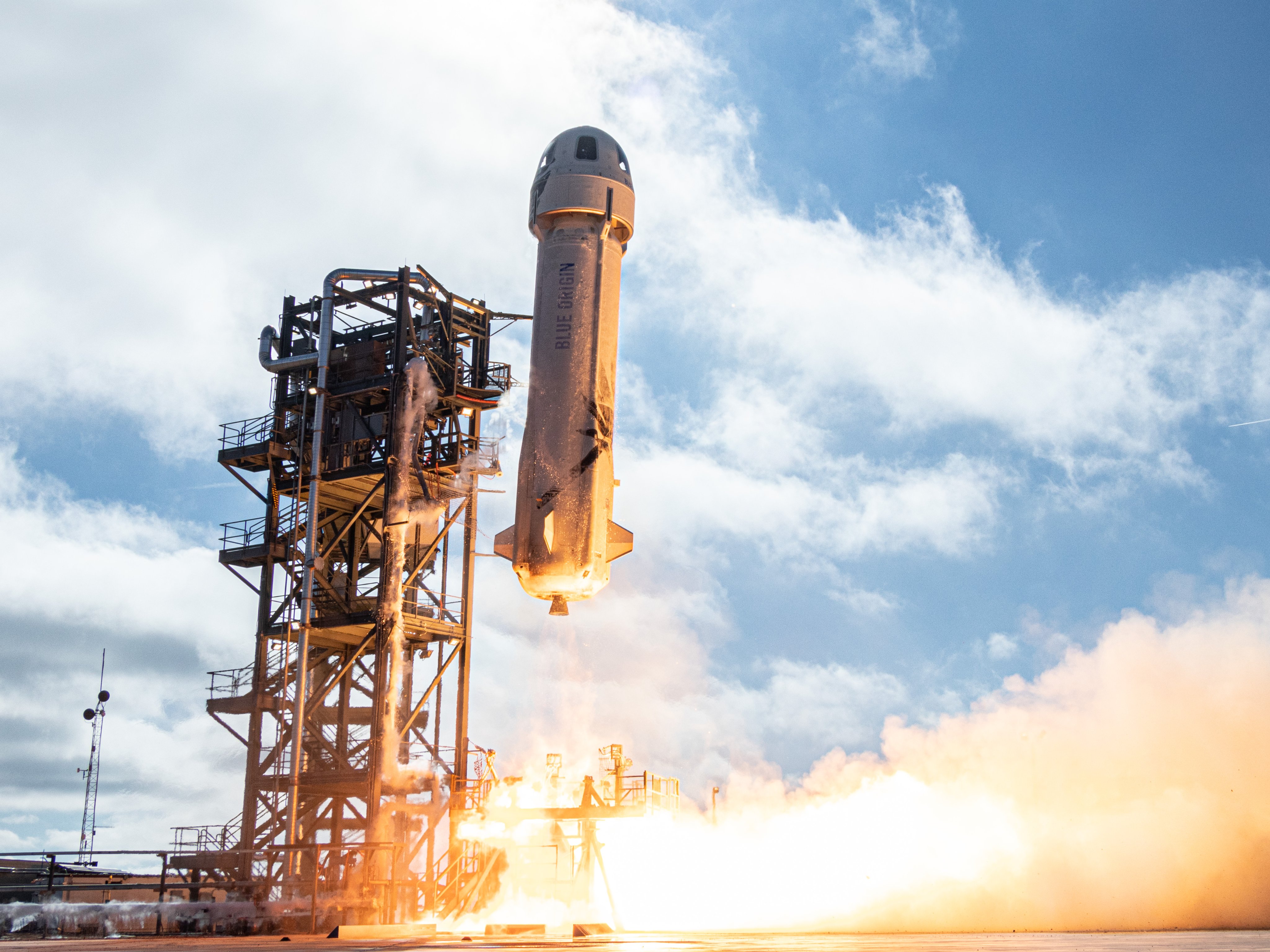 C'est Wally Funk, une aviatrice octogénaire, qui partira avec Bezos dans l'espace le 20 juillet