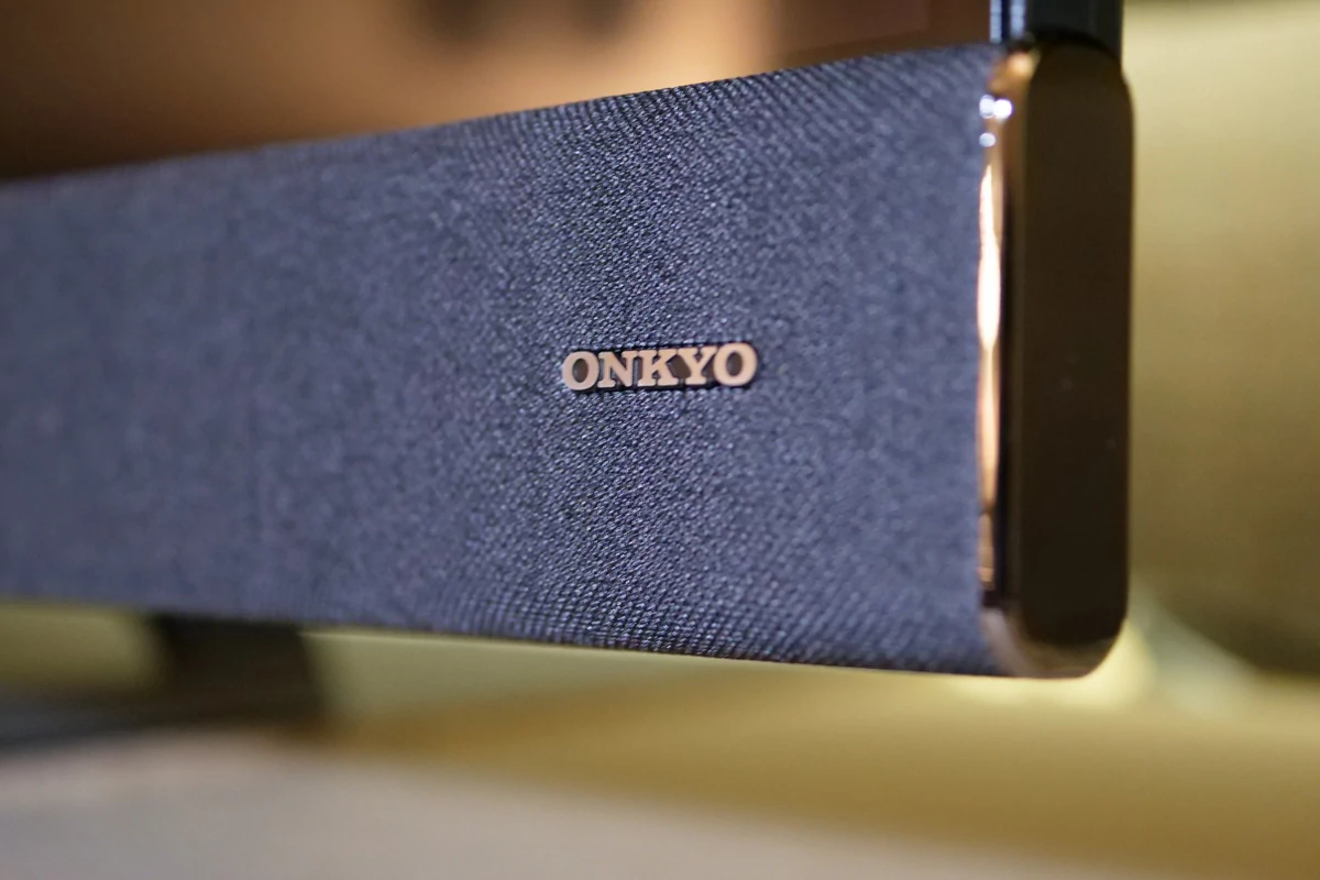 TCL-55EC780-03-onkyo.jpg