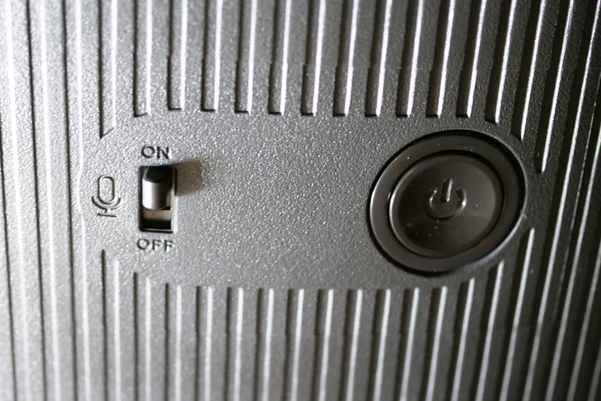 TCL-55EC780-05-bouton-micro.jpg
