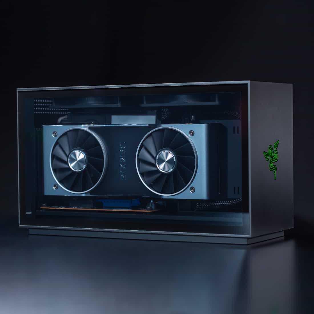 CES 2020 : Razer déterre la hache de guerre avec son Tomahawk, un PC gamer compact et modulaire