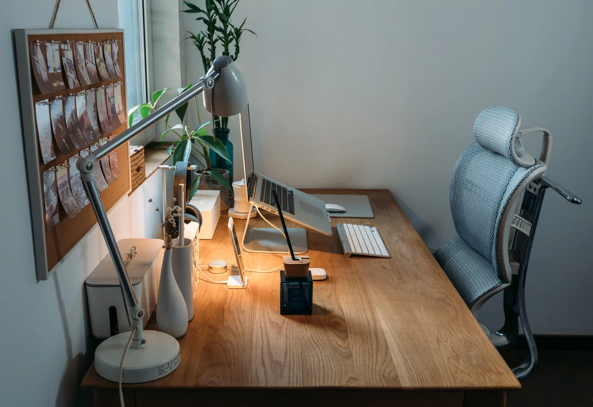 Laptop stand