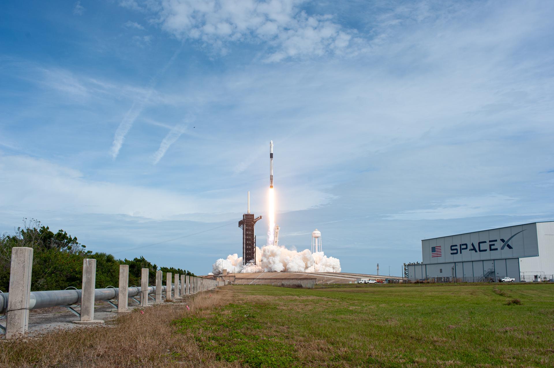 SpaceX poursuit sa success story avec un test réussi du système d'éjection de Crew Dragon