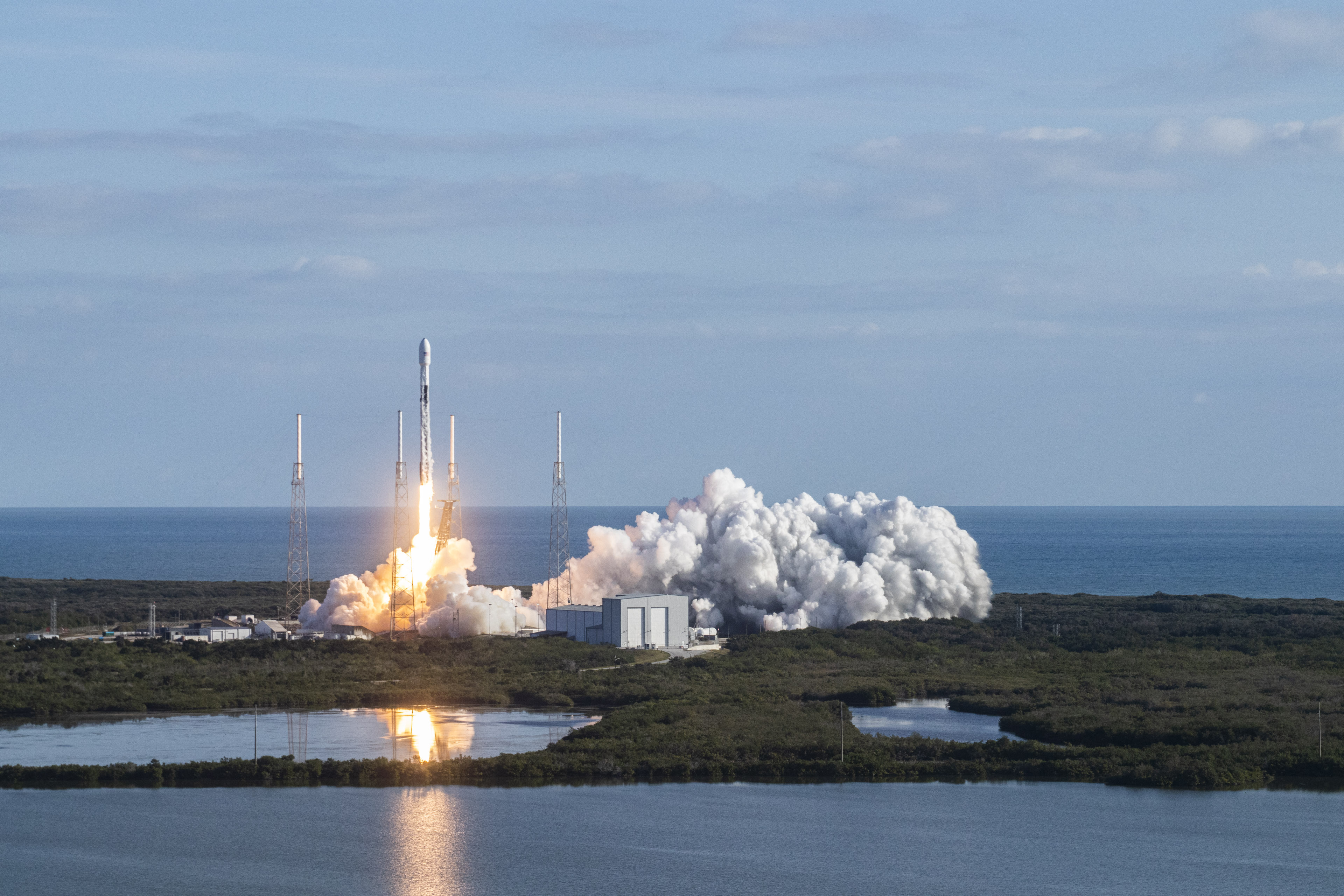 SpaceX modifie Starlink, qui va dépasser les 400 satellites aujourd'hui