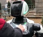 Coronavirus : un robot-conseiller se balade dans les rues de New York
