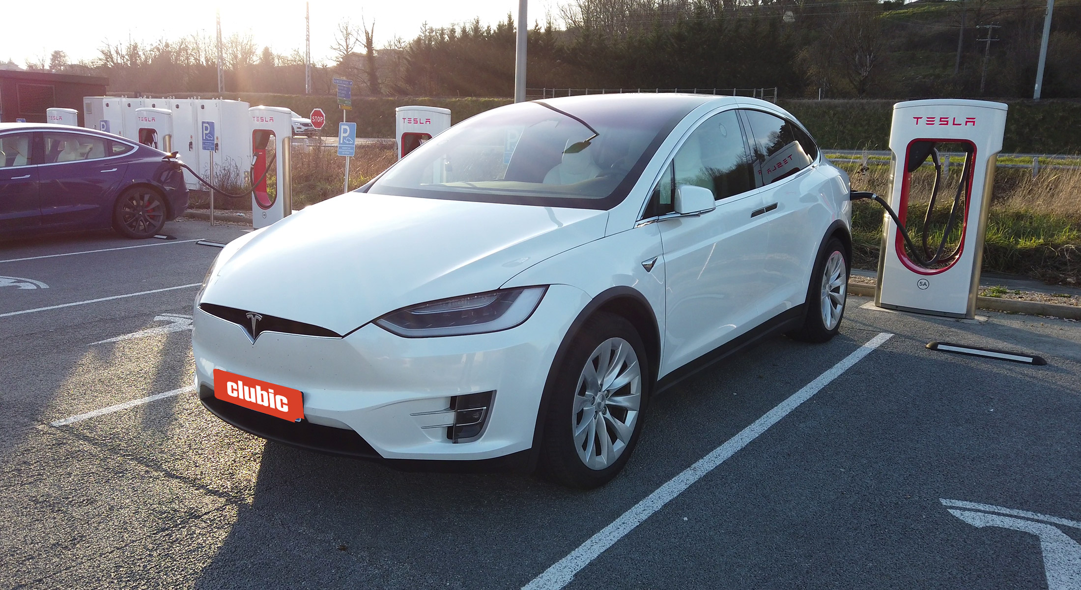 VIDEO - Tesla Model X : embarquez dans notre road trip pour