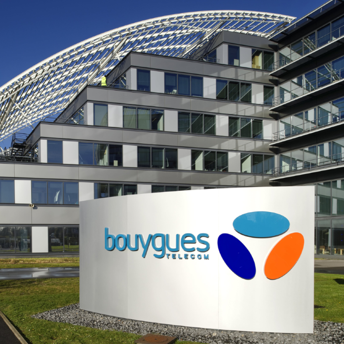 Bouygues Telecom et un investisseur vont mettre 1 milliard d'euros sur la fibre optique dans les ZMD