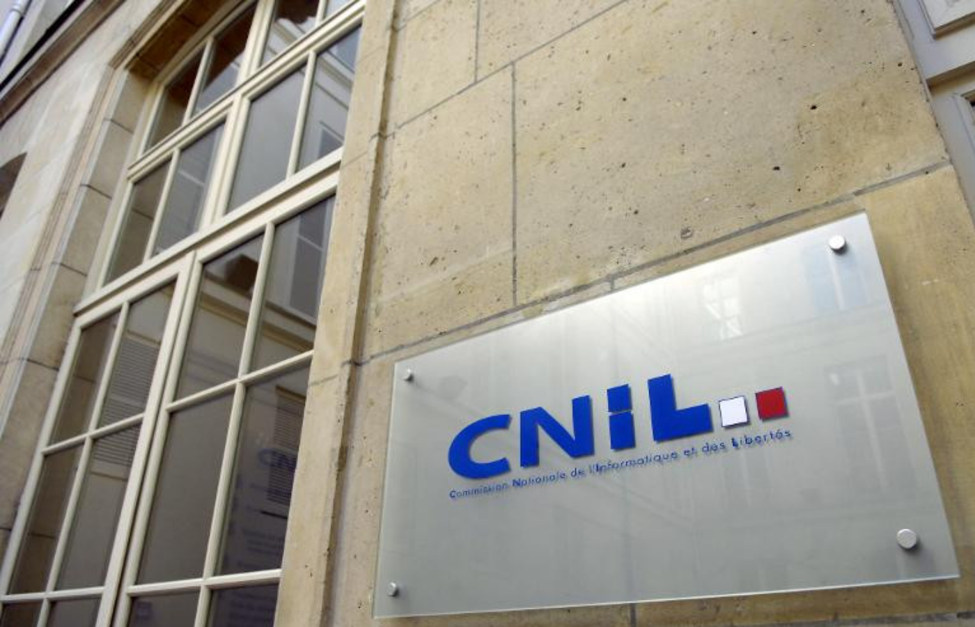 Pourquoi la CNIL condamne-t-elle Free à payer une grosse amende ?