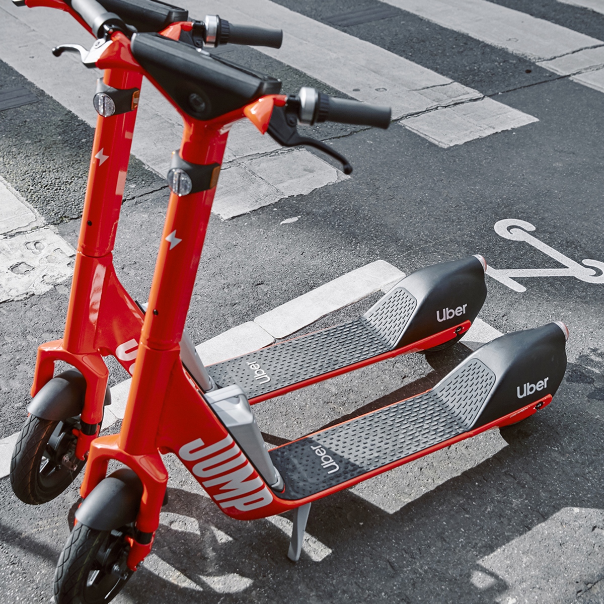 pare chute rouge trottinette électrique chez scooter passion