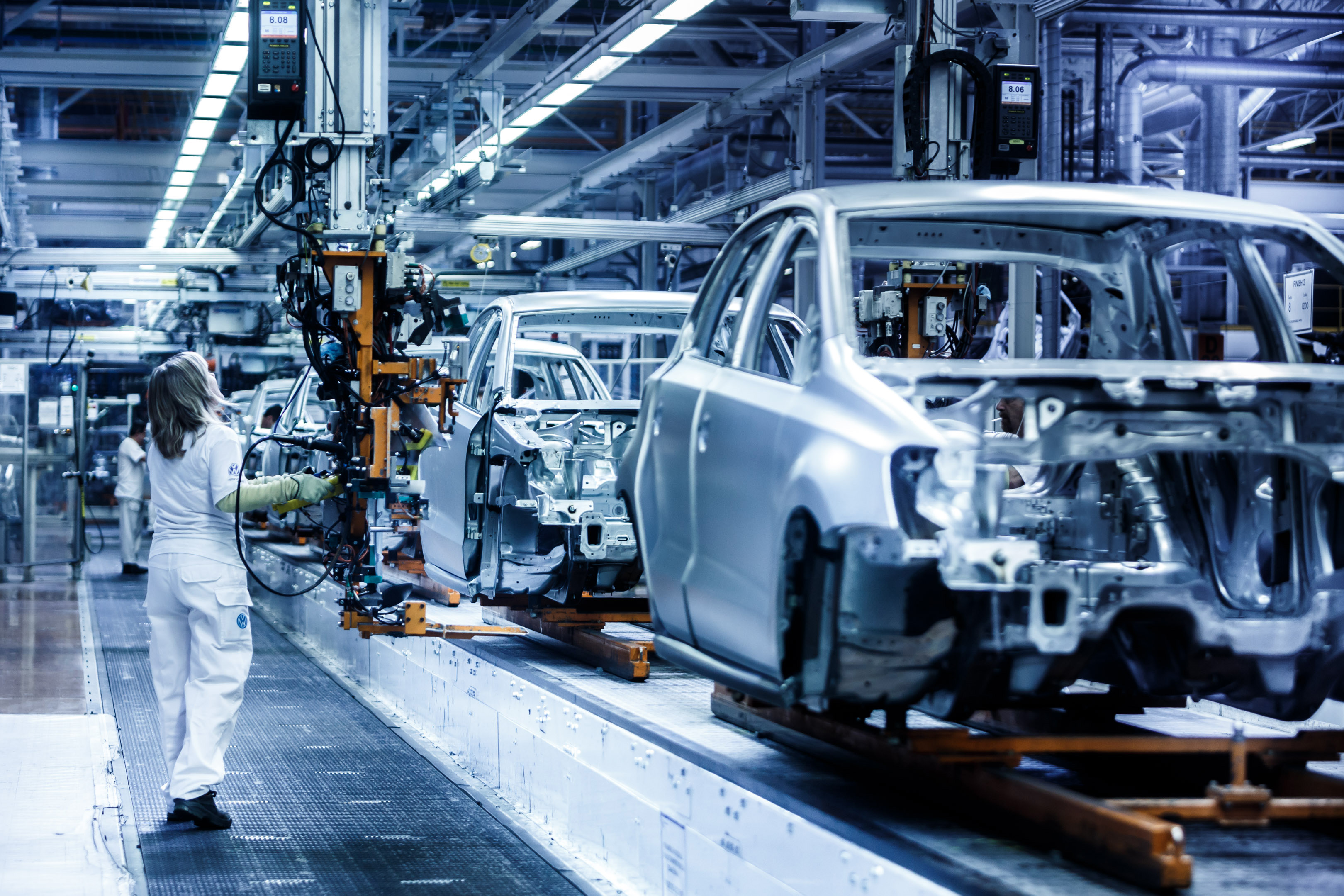 Ford, Daimler, BMW, Volkswagen : les constructeurs auto stoppent leurs usines européennes