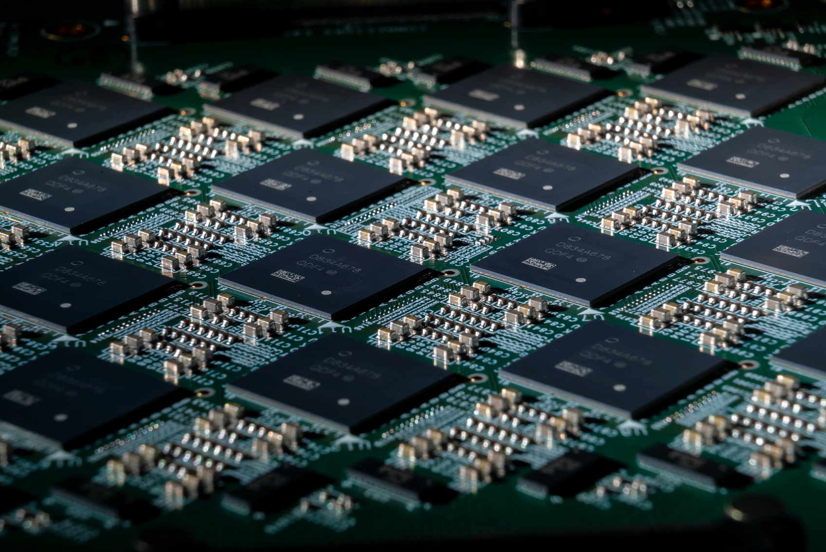 Intel dévoile une machine dotée de 100 millions de neurones pour la recherche