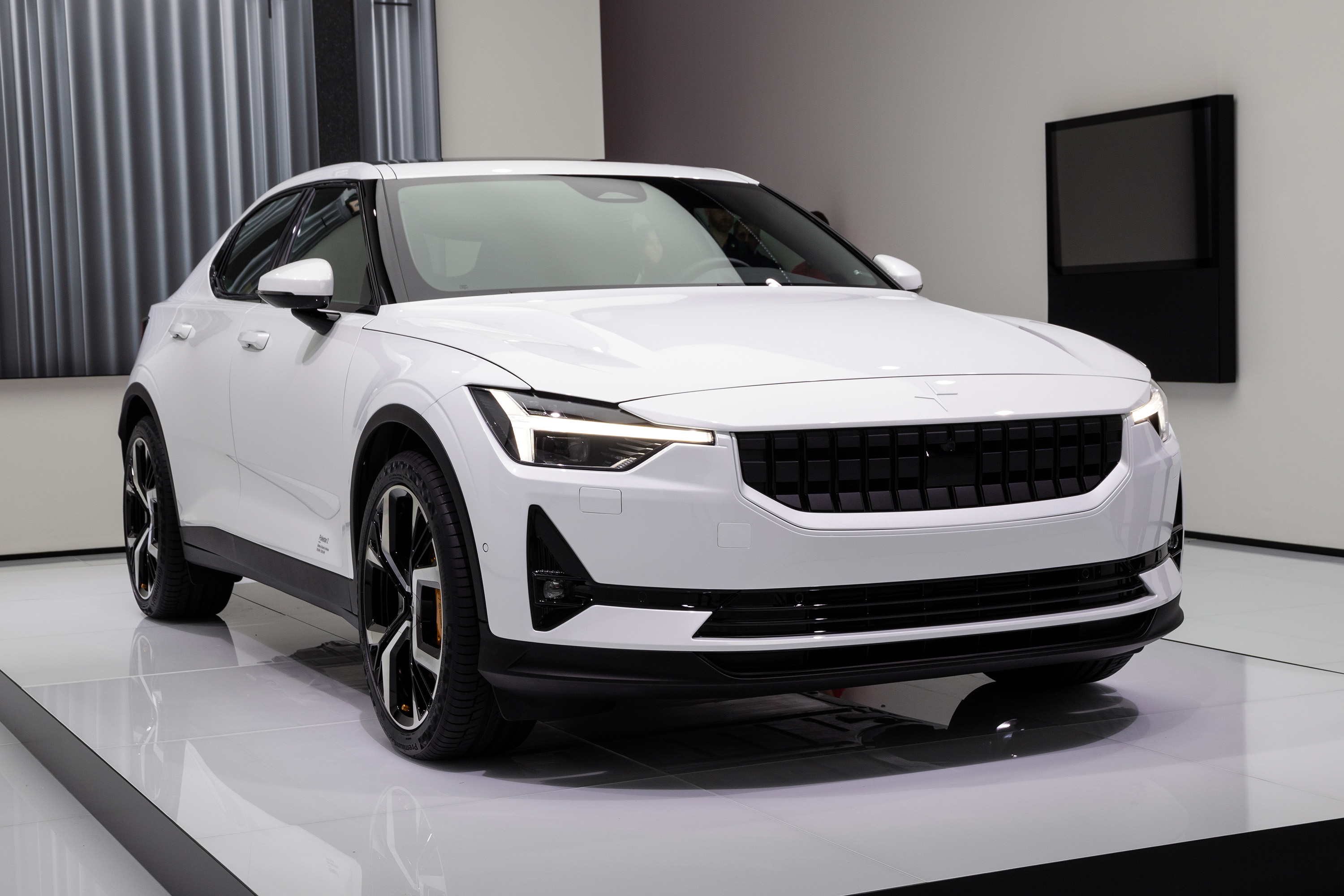 La Polestar 2 entre en production et prévoit ses premières livraisons dès cet été