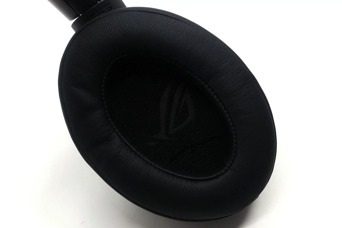 Asus ROG Strix Go 2.4