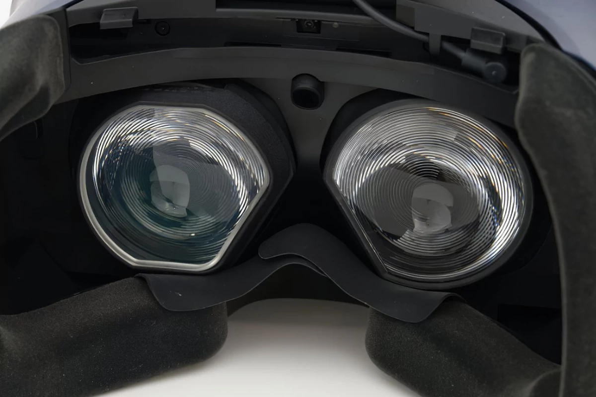 HTC Vive Cosmos