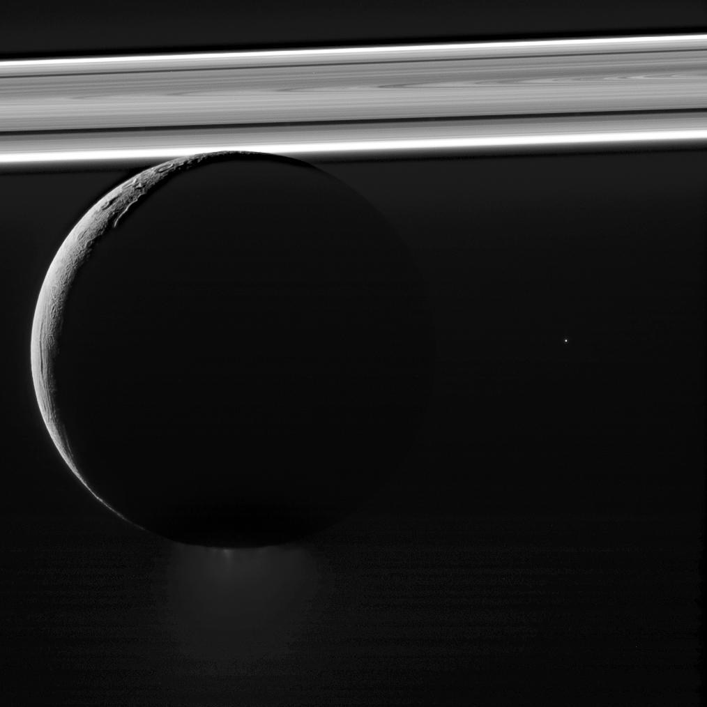 Encelade geyser saturne anneaux