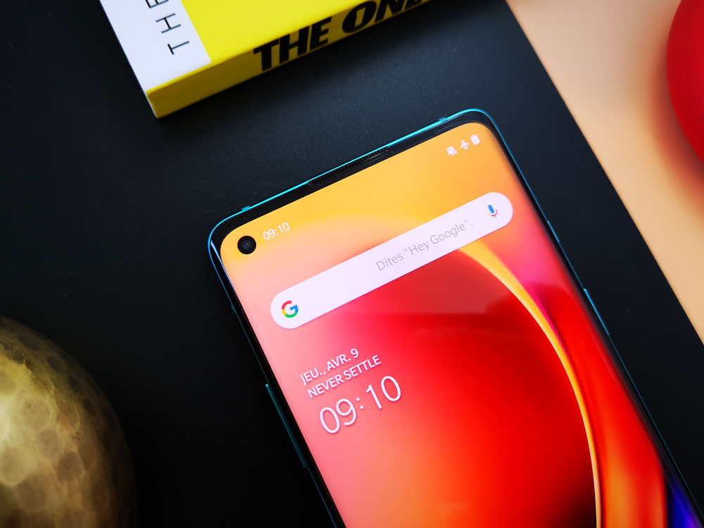 Un chargeur OnePlus 65 W repéré sur Internet