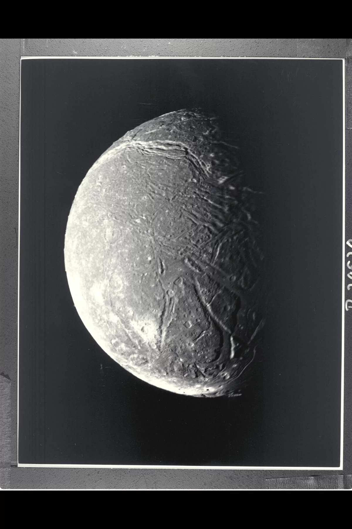 Uranus Ariel Voyager2