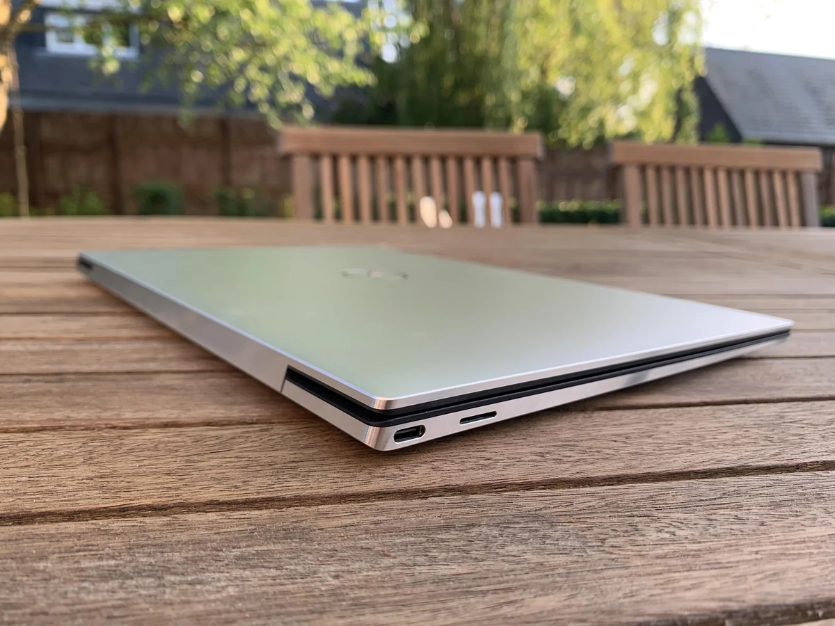 Dell-XPS-13-2020_5139-min.JPG