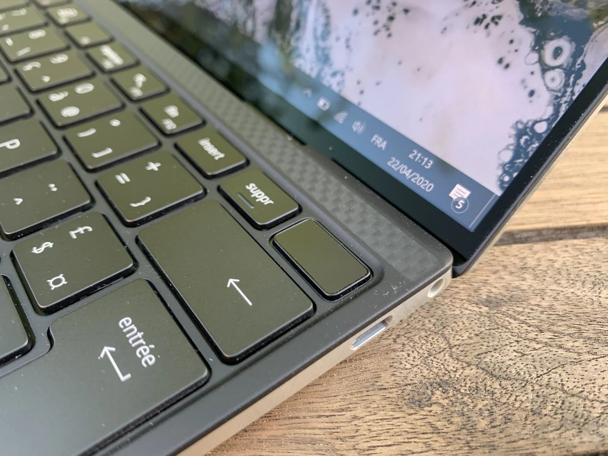 Dell-XPS-13-2020_5144-min.JPG