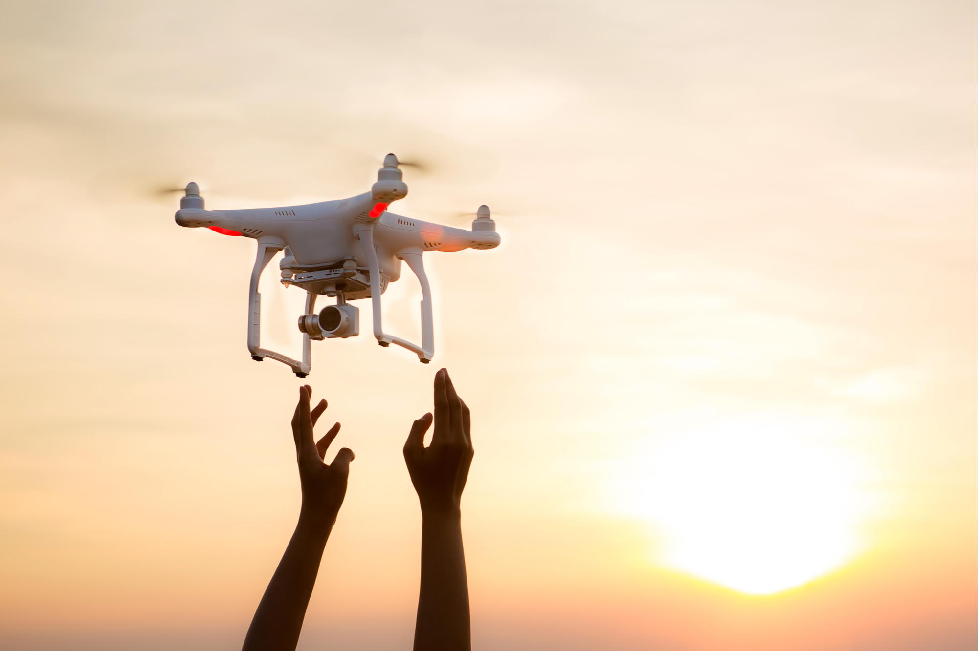 Au MIT, les drones se contrôlent par les gestes des bras et des mains