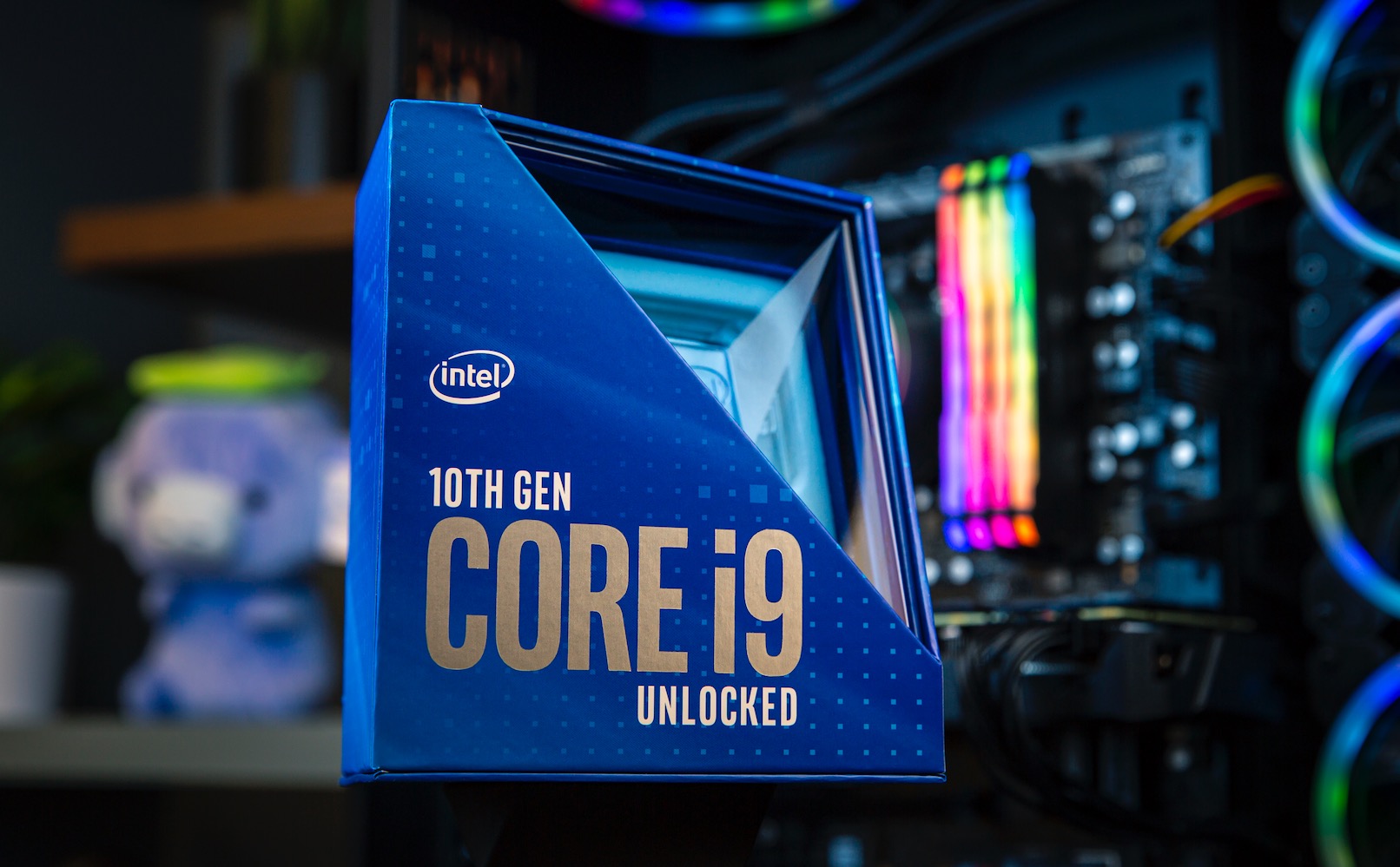 Intel annonce ses processeurs desktop 10e génération : montée en fréquence et baisse des prix