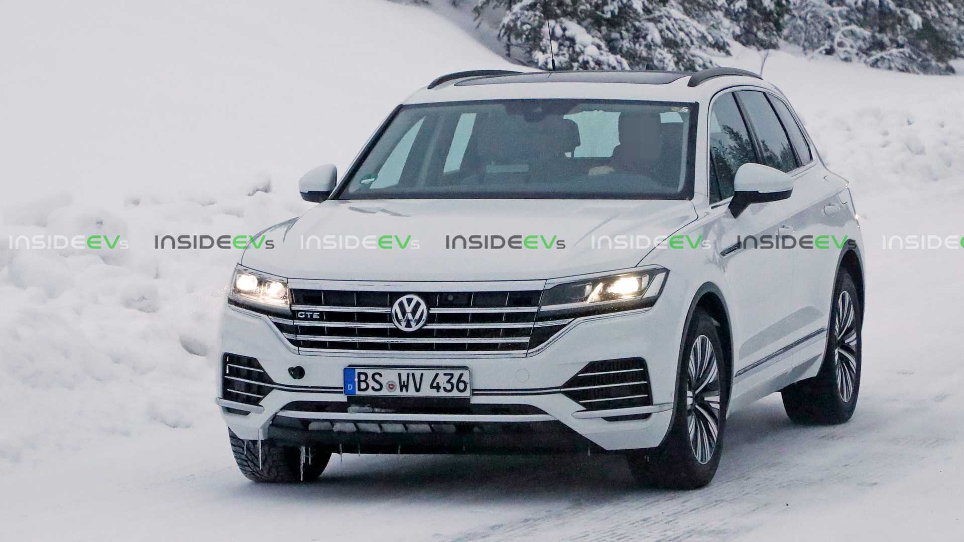 Le nouveau Volkswagen Touareg hybride rechargeable surpris en plein test