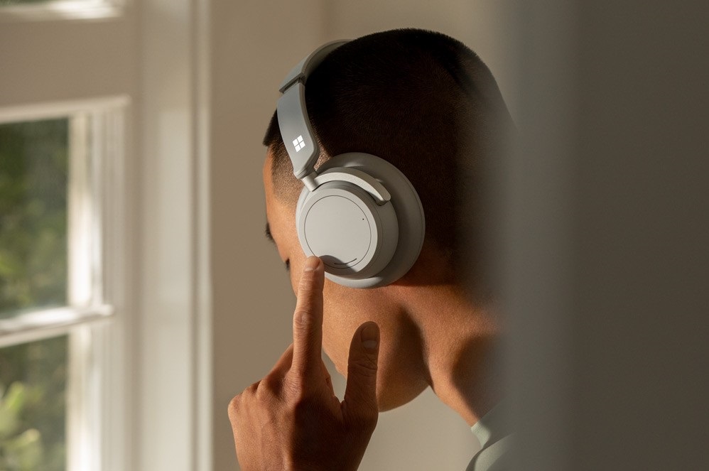 Surface Headphones 04.jpg